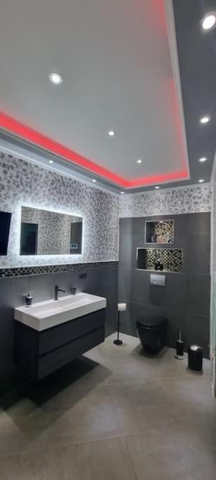 Апартаменты Luxus Loft Whirlpool Designer Kueche Bad Хердеке Экстерьер фото